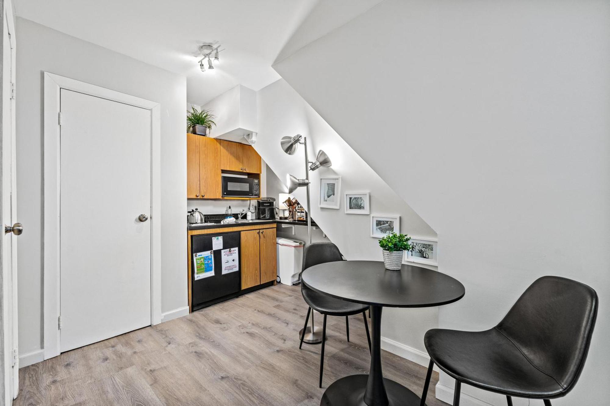 Studio- Walking Distance To Times Square *