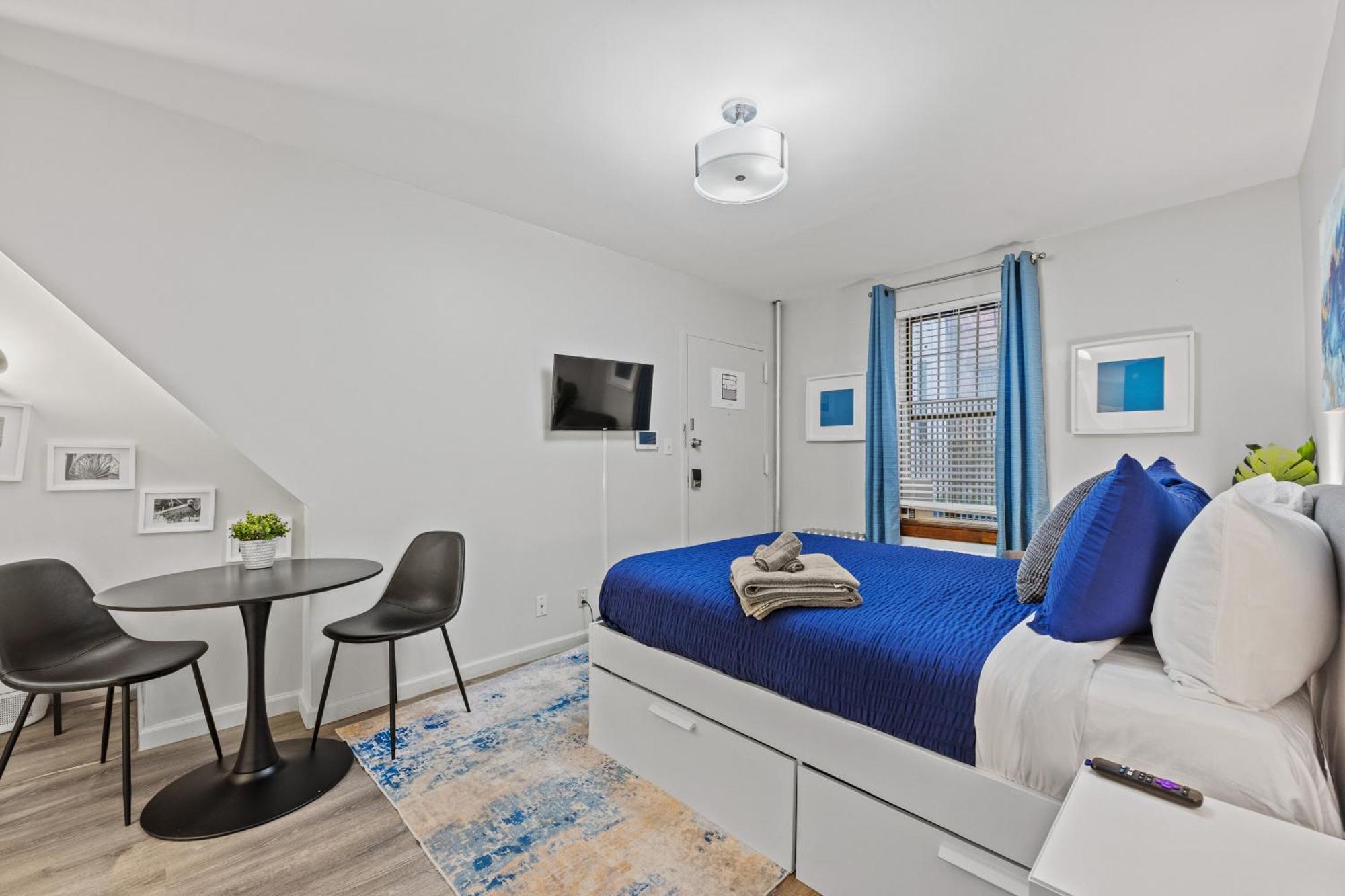 Studio- Walking Distance To Times Square Apartment *